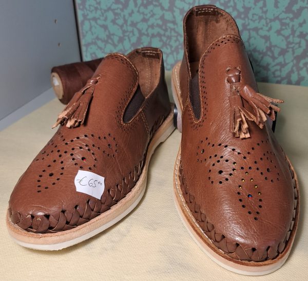 scarpe in vera pelle da uomo tagliate e cucite a mano numeri disponibili 41,42 e 43
