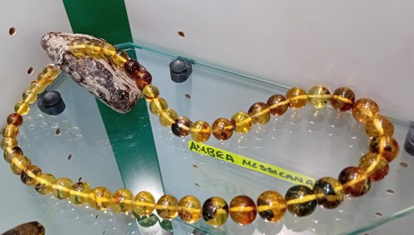 Collana d' ambra a sfera - immagine 4