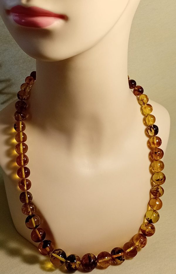 Collana d' ambra a sfera - immagine 2