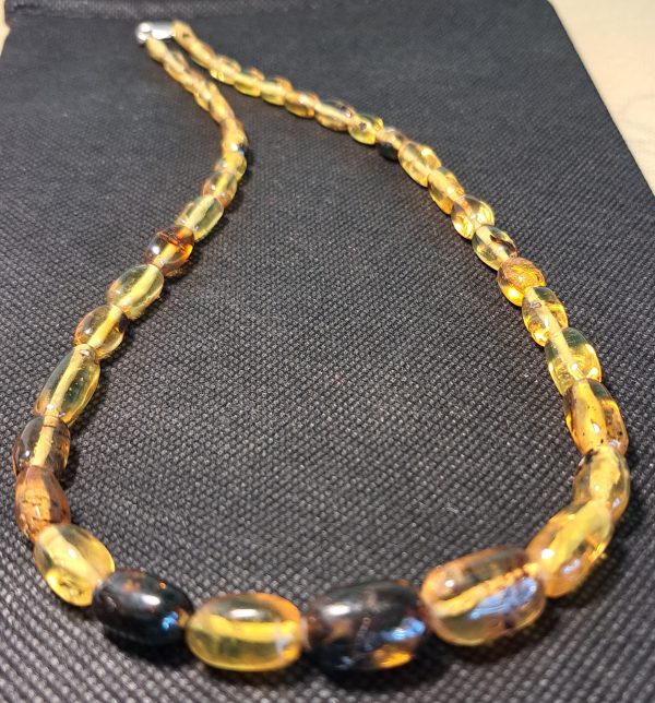 Collier d'ambra gialla