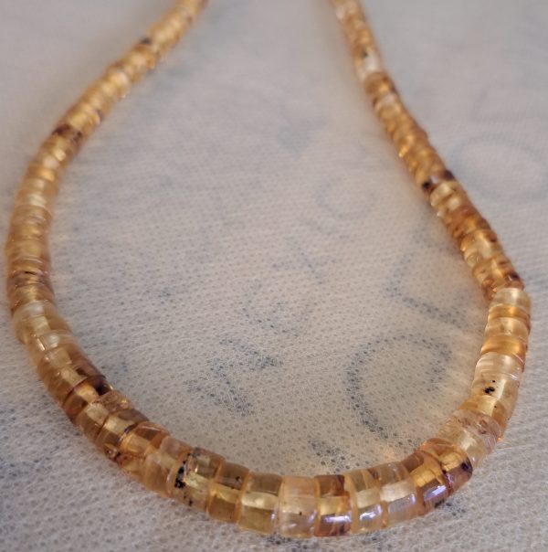 Collier d ambra gialla